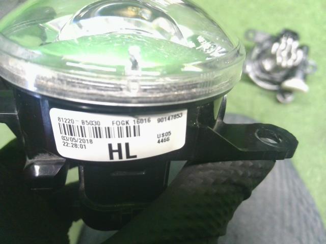 【中古】ハイゼット EBD-S331V 左右 フォグランプ ライト カバー付 81220-B5030 自社品番250462 X07