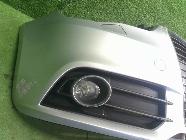 【中古】アウディ A1 DBA-8XCAX フロントバンパー 8X0 807 066 A 自社品番250468