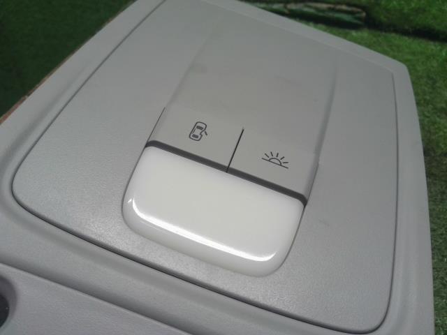 【中古】アウディ A1 DBA-8XCAX ルームランプ 8X0 947 135 AL 自社品番250468