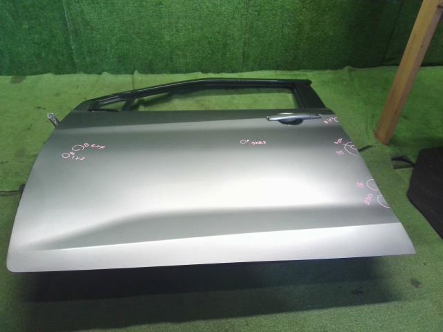 【中古】ｅＫクロス 5AA-B37W 左フロントドア 5220AD55 自社品番250472 U17