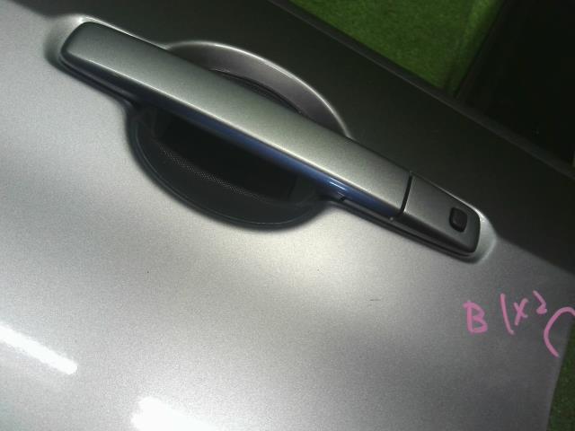 【中古】ｅＫクロス 5AA-B37W 左フロントドア 5220AD55 自社品番250472 U17