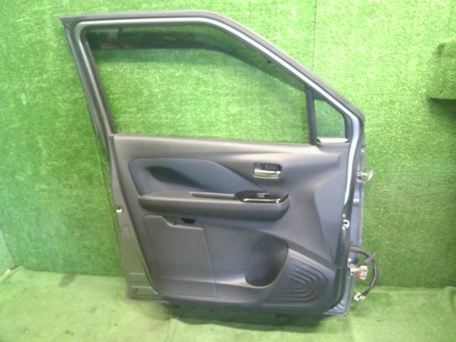 【中古】ｅＫクロス 5AA-B37W 左フロントドア 5220AD55 自社品番250472 U17