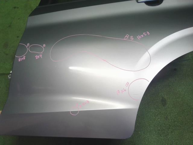 【中古】ｅＫクロス 5AA-B37W 左リアドア 5730B855 自社品番250472 U17