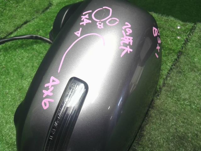 【中古】ｅＫクロス 5AA-B37W 左ドアミラー サイドミラー MQ716144 自社品番250472 U17