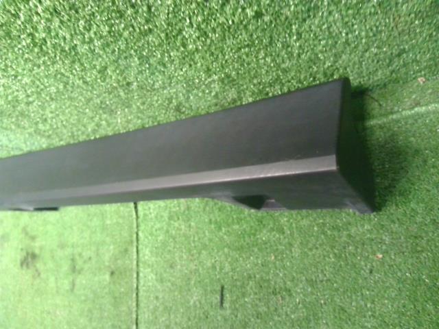【中古】ｅＫクロス 5AA-B37W 左サイドステップ スポイラー MQ715584 自社品番250472 U17