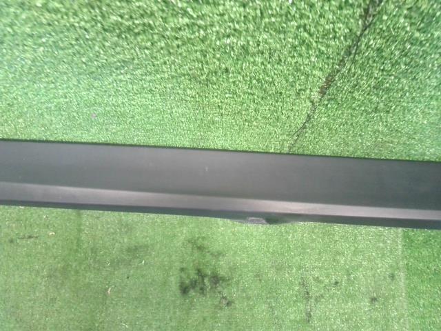 【中古】ｅＫクロス 5AA-B37W 左サイドステップ スポイラー MQ715584 自社品番250472 U17