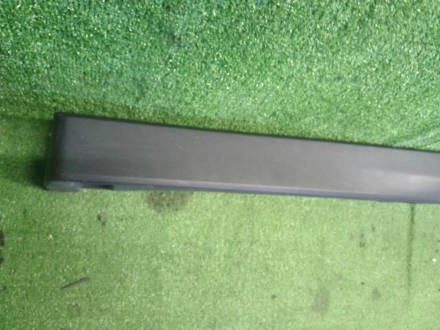 【中古】ｅＫクロス 5AA-B37W 左サイドステップ スポイラー MQ715584 自社品番250472 U17