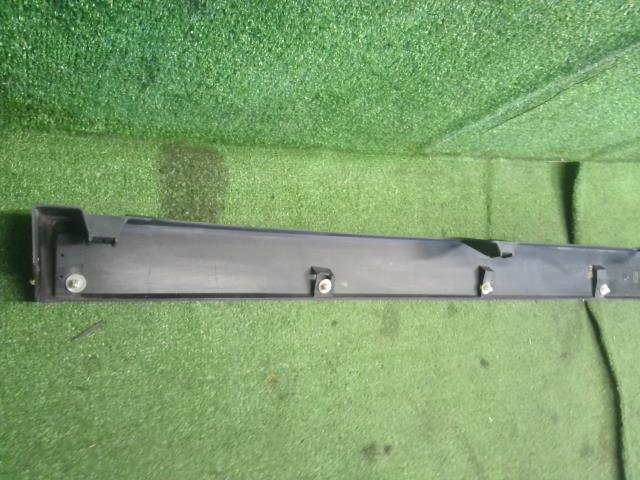 【中古】ｅＫクロス 5AA-B37W 左サイドステップ スポイラー MQ715584 自社品番250472 U17