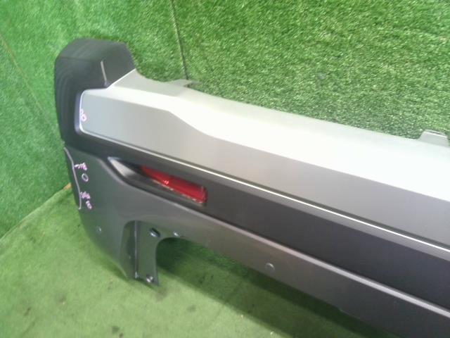 【中古】ｅＫクロス 5AA-B37W リアバンパー MQ715761 自社品番250472 U17