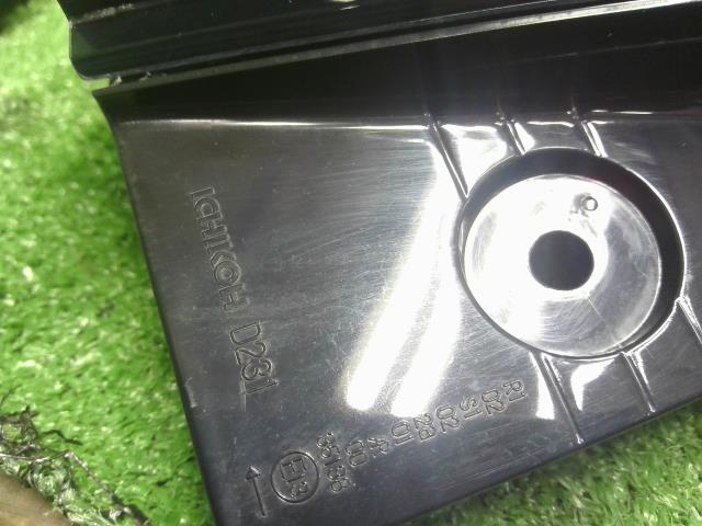 【中古】ｅＫクロス 5AA-B37W 左テールランプ MQ714741 自社品番250472 U17