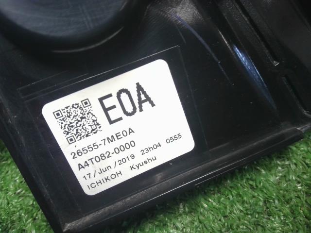 【中古】ｅＫクロス 5AA-B37W 左テールランプ MQ714741 自社品番250472 U17