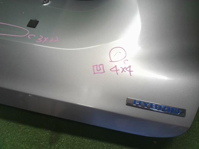 【中古】ｅＫクロス 5AA-B37W バックドア リアゲート 5801C316 自社品番250472 U17