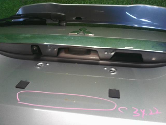 【中古】ｅＫクロス 5AA-B37W バックドア リアゲート 5801C316 自社品番250472 U17