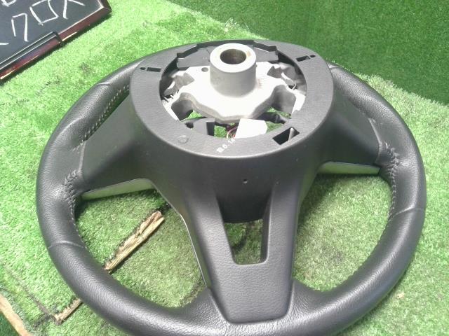 【中古】ｅＫクロス 5AA-B37W ステアリングホイール ハンドル MQ715224 自社品番250472 U17