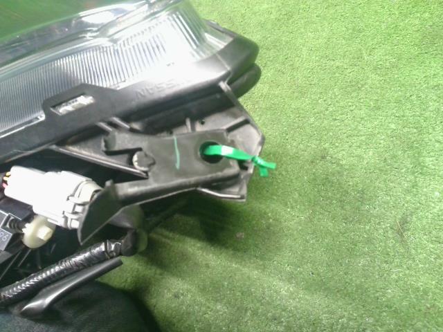 【中古】ノート DAA-HE12 右ヘッドランプ ライト 26010-5WK5D 自社品番250473 RAY