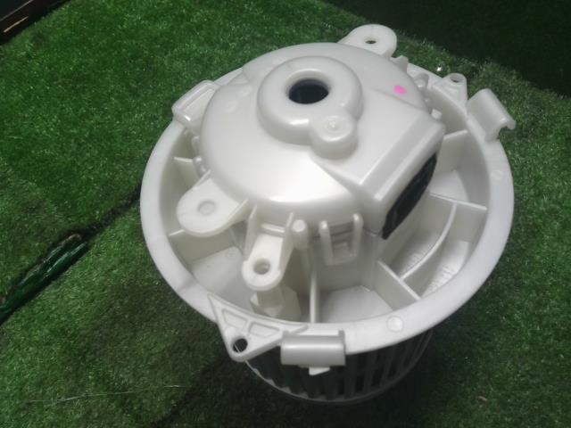 【中古】ノート DAA-HE12 ヒーターブロアモーター  自社品番250473 RAY