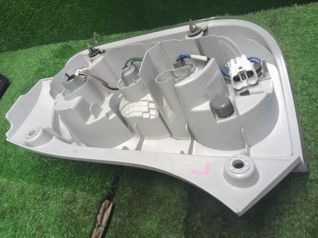 【中古】ミラココア DBA-L685S 左テールランプ 81560-B2480 自社品番250479 X81