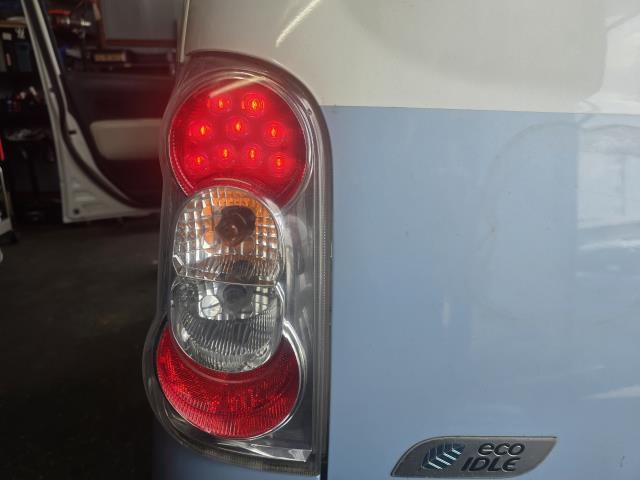 【中古】ミラココア DBA-L685S 左テールランプ 81560-B2480 自社品番250479 X81