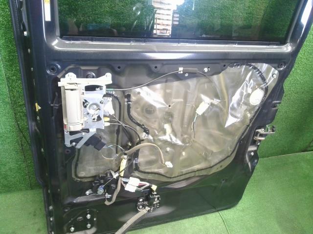 【中古】エブリィ ABA-DA17W 右リア スライドドア 68501-64P20 自社品番250485 ZJ3