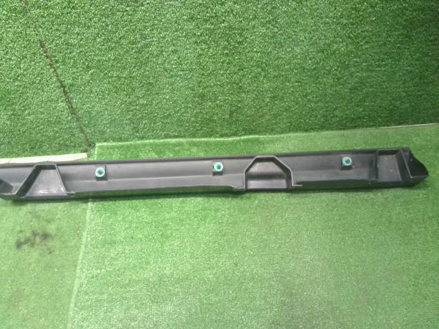 【中古】エブリィ ABA-DA17W 左サイドステップ スポイラー 77220-64P60-ZJ3 自社品番250485 ZJ3