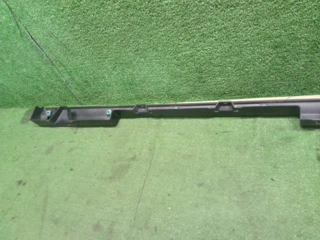 【中古】エブリィ ABA-DA17W 左サイドステップ スポイラー 77220-64P60-ZJ3 自社品番250485 ZJ3