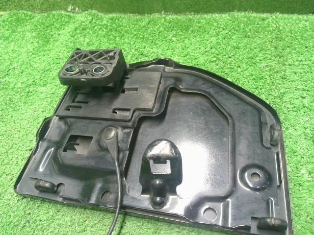 【中古】エブリィ ABA-DA17W フューエルリッド 給油口パネル 65910-64P00 自社品番250485 ZJ3