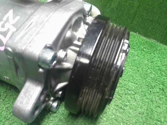 【中古】エブリィ ABA-DA17W エアコン AC コンプレッサー 95200-64P00 自社品番250485 ZJ3