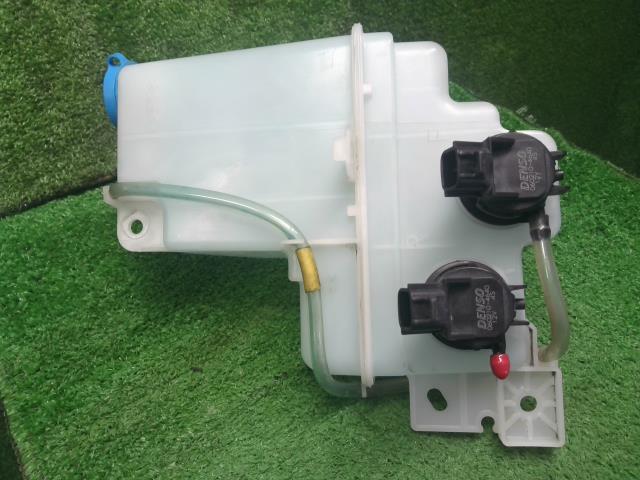 【中古】エブリィ ABA-DA17W ウォッシャータンク 38450-64P00 自社品番250485 ZJ3