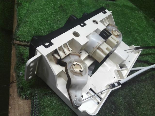 【中古】クリッパー GBD-U72T エアコン AC スイッチパネル 27511-6A0A4 自社品番250492 3EN/W37