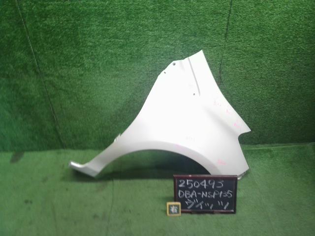 【中古】ヴィッツ DBA-NSP135 右フロントフェンダー 53811-52390 自社品番250493 070