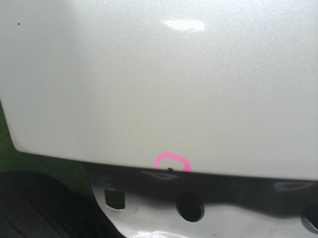 【中古】ヴィッツ DBA-NSP135 右フロントフェンダー 53811-52390 自社品番250493 070