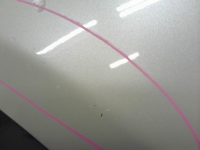 【中古】ヴィッツ DBA-NSP135 右フロントフェンダー 53811-52390 自社品番250493 070