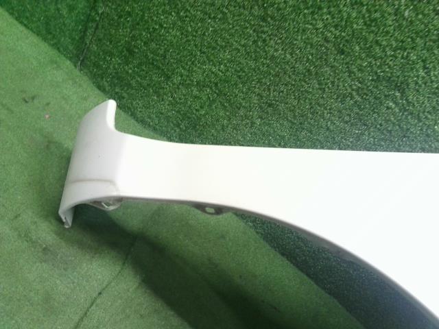 【中古】ヴィッツ DBA-NSP135 右フロントフェンダー 53811-52390 自社品番250493 070