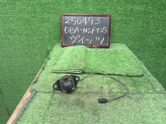 【中古】ヴィッツ DBA-NSP135 リア バックカメラ  自社品番250493 070