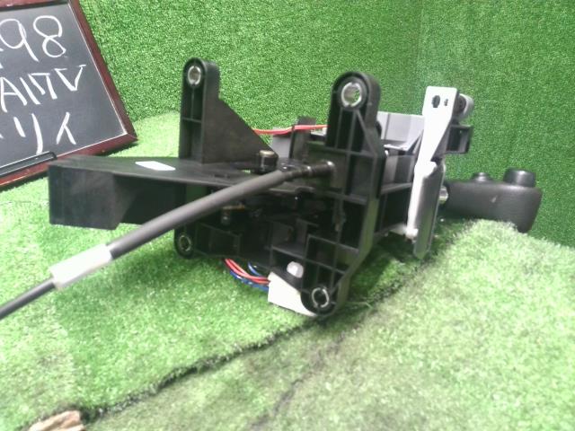 【中古】エブリィ HBD-DA17V シフトレバー 28100-64P10-C48 自社品番250498 26U