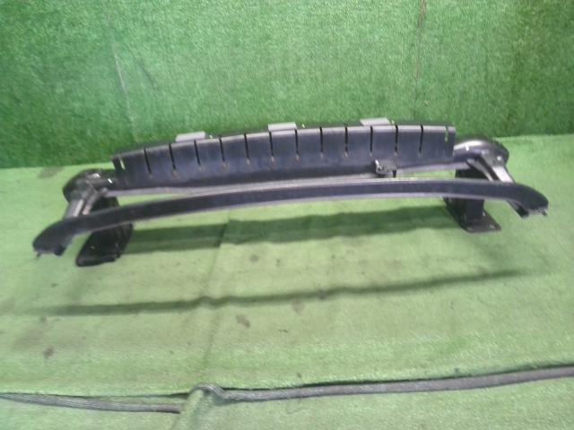 【中古】VW ポロ DBA-6RCBZ フロントバンパーホースメント リーンホース コアサポート6R0807109D 自社品番250499