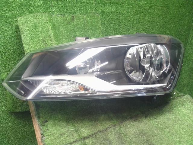 【中古】VW ポロ DBA-6RCBZ 左ヘッドランプ ライト 6R2941007F 自社品番250499