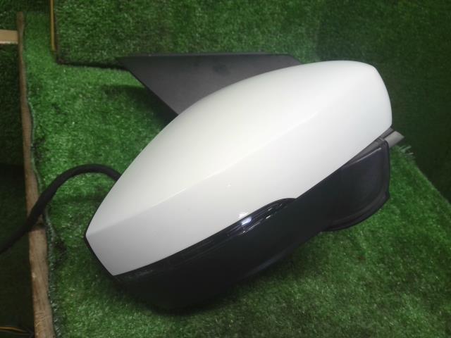 【中古】VW ポロ DBA-6RCBZ 右サイドミラー ドアミラー 6R2857508S 自社品番250499