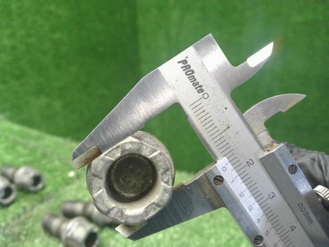 【中古】VW ポロ DBA-6RCBZ ホイールボルト 1台分  自社品番250499