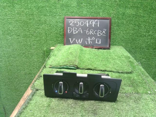 【中古】VW ポロ DBA-6RCBZ エアコン AC スイッチパネル 6R0820045G 自社品番250499