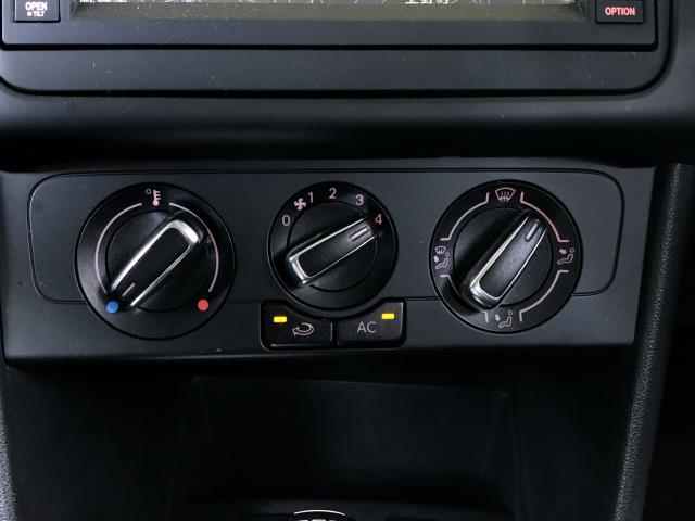 【中古】VW ポロ DBA-6RCBZ エアコン AC スイッチパネル 6R0820045G 自社品番250499