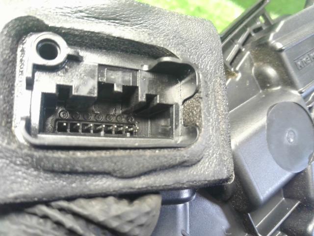 【中古】VW ポロ DBA-6RCBZ 左フロントドアロック 5K2837015B 自社品番250499