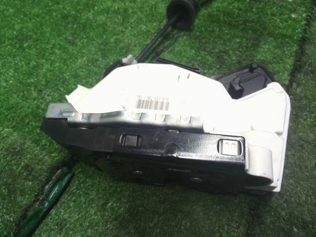 【中古】VW ポロ DBA-6RCBZ 左フロントドアロック 5K2837015B 自社品番250499