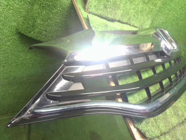 【中古】シャトル DAA-GP8 ラジエーター フロントグリル 71121-TD4-J01 自社品番250500 NH823M