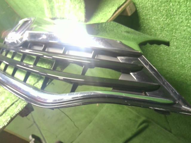 【中古】シャトル DAA-GP8 ラジエーター フロントグリル 71121-TD4-J01 自社品番250500 NH823M