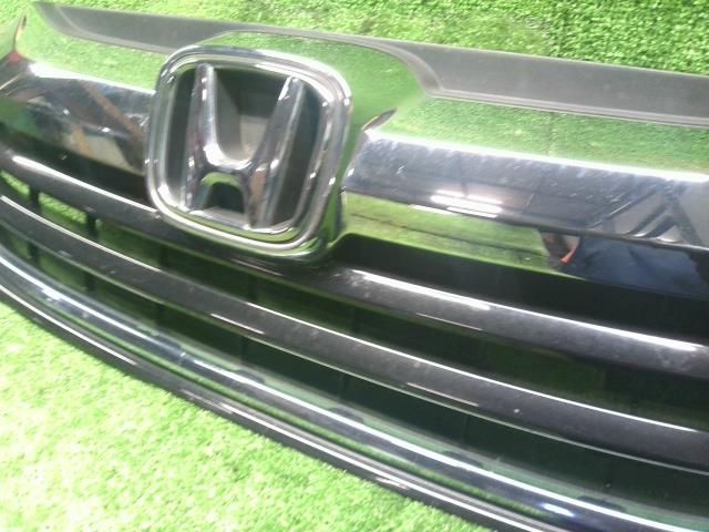 【中古】シャトル DAA-GP8 ラジエーター フロントグリル 71121-TD4-J01 自社品番250500 NH823M