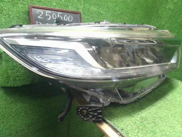 【中古】シャトル DAA-GP8 右ヘッドランプ ライト 33100-TD4-J11 自社品番250500 NH823M