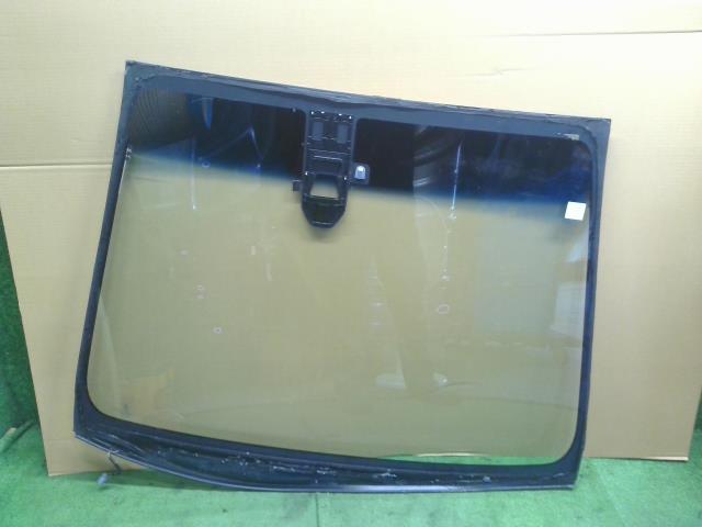 【中古】シャトル DAA-GP8 フロントウインドガラス 73111-TD4-J71 自社品番250500 NH823M