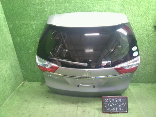 【中古】シャトル DAA-GP8 バックドア リアゲート 68100-TD5-J00ZZ 自社品番250500 NH823M