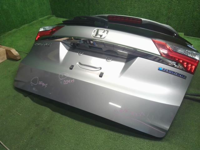 【中古】シャトル DAA-GP8 バックドア リアゲート 68100-TD5-J00ZZ 自社品番250500 NH823M